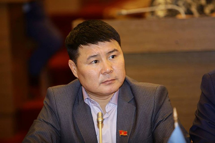 Руслан Джумаев, Кызыл-Туу айыл өкмөтүнүн жооптуу катчысы: “Тазабек бала кезинен  лидер эле”