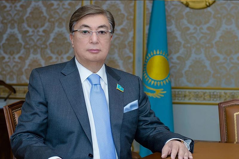 Окуучу президент Токаевге оор сабактарды жоюп салуу боюнча кат жазып, жооп алды
