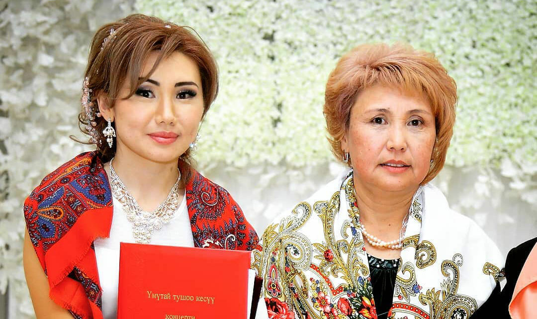ҮМҮТАЙ АБДЫШОВА, ырчы: «Мага жаккан мырзанын жердигине карабайм»